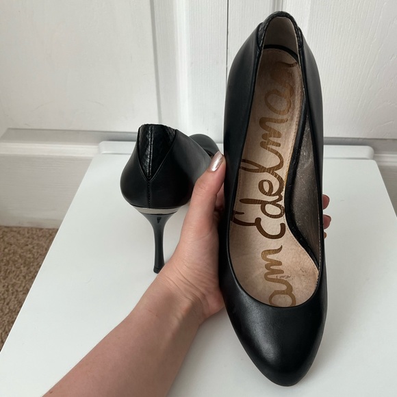 Sam Edelman - “Camdyn” Pump in Black Leather (3” Heel) - Picture 6 of 8